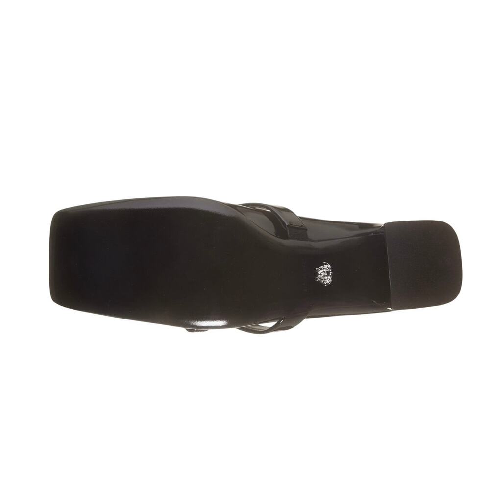 VERSACE 
Patent Leather Medusa Bow Mary
Jane Pump 38.5EU / 8.5US - Picture 12 of 15